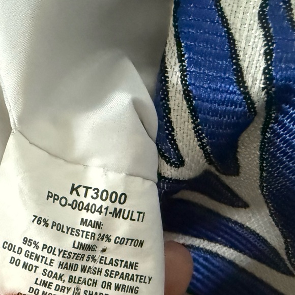 Kookai|Blue Iris Crop Top and Skirt matching Set,tropical floral pattern•••sz 34 - Picture 9 of 16